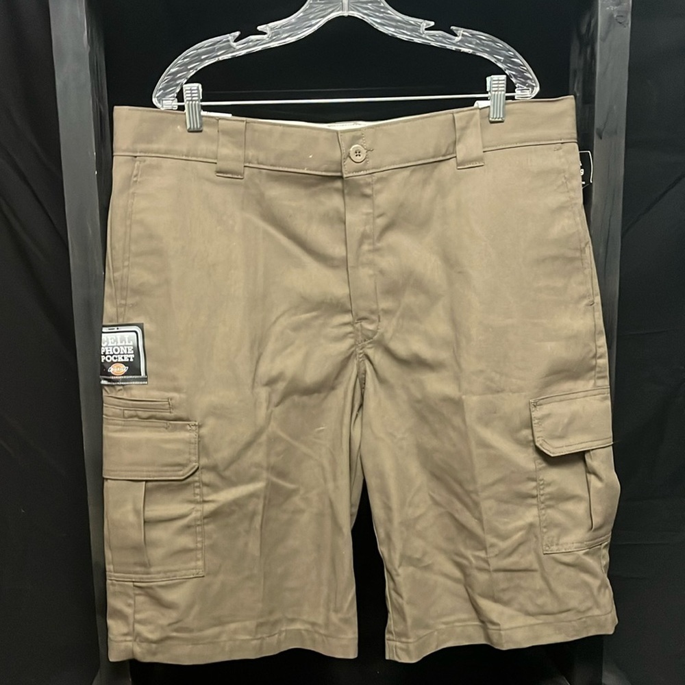 Dickies- relaxed fit cargo shorts. NWT